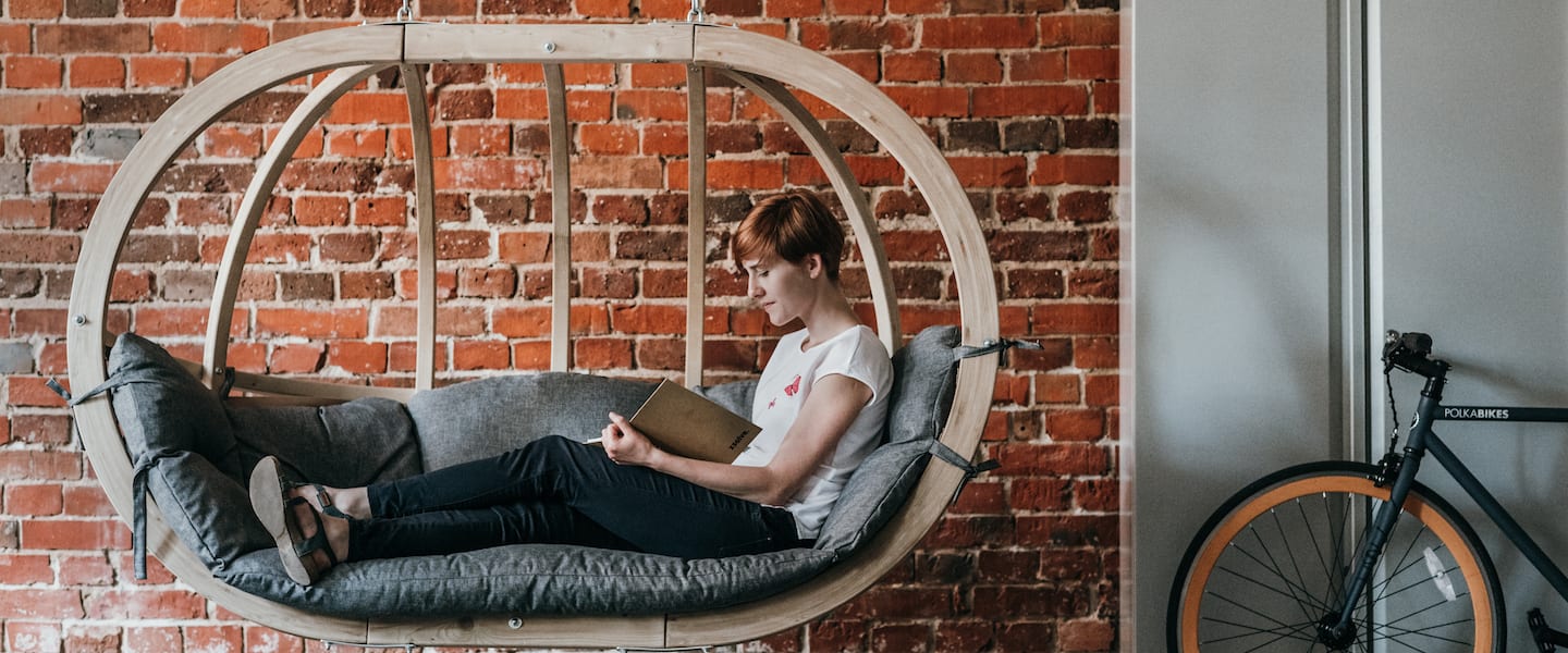 How does teal space enhance the creativity and productivity of self-managing teams?