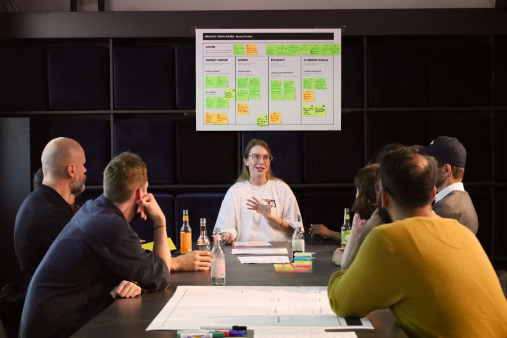 Urszula Augustyniak, an experienced Senior Product Designer at Boldare, led a workshop on "Crafting a Powerful Product Vision".